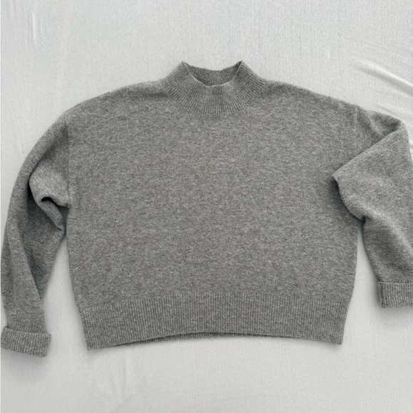 & Other Stories Light Gray Knit Sweater - Picture 2 of 8